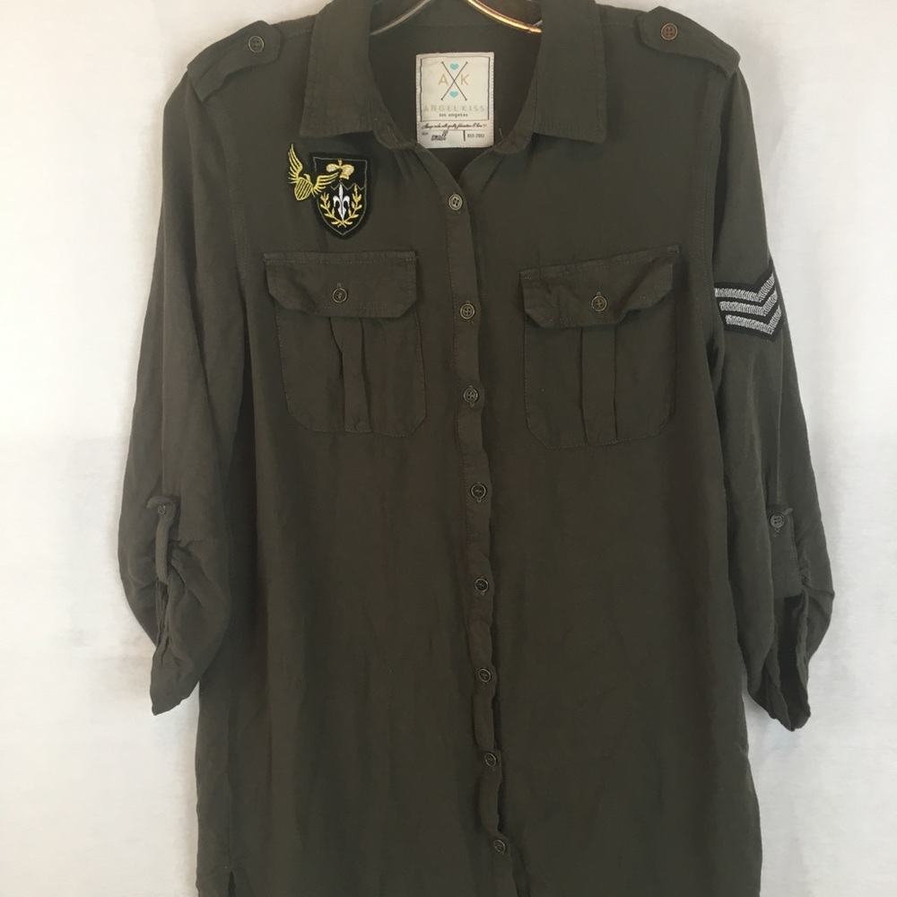 Lady’s top size small great with leggings